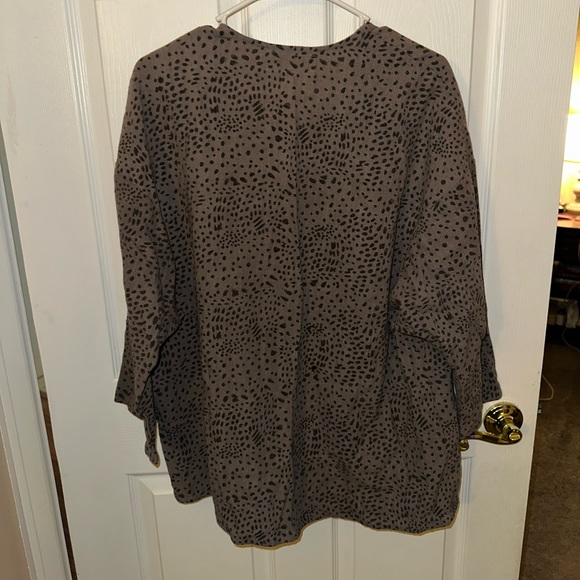 Po-Em Studio Cardigan - Picture 2 of 4